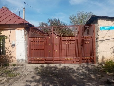 Уи сатылады срочна оте жаксы бағада сурактар бойынша хабарласа береміз