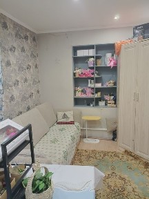 Продается Кирпичный теплый 5 комн Дом в центре поселка Новодоли