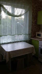 Сдам посуточно, почасово1,5-ку на КШТ, пр. Сатпаева, всё рядом.