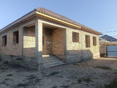 Продаётся не достроенный дом с времянкой