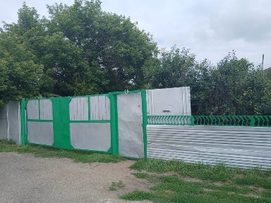 Продам дом с земельным участком в с. Айет.