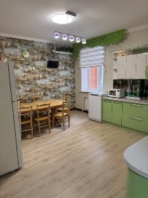 Продаю 4 комнатную Квартиру 137 квм кладовка крытое парковочное место