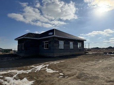 Жер үй сатылады.