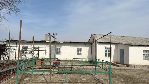Туркестанда 4 бөлмелі времянка сатылады. Келісім бар.