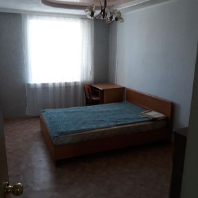 Сдаю 3 ком. кв на долго.