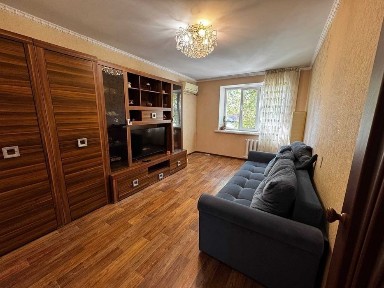 Продам 2-х комнатную квартиру в мкр. Алтай 1