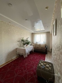 продается 4 комнатный квартира, первый этаж, частично мебелю, евроремот