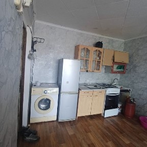 Абая 139а. 3эт. 18кв. м. 4300млн.