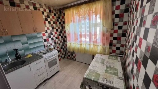Сдам 2-комнатную в центре.