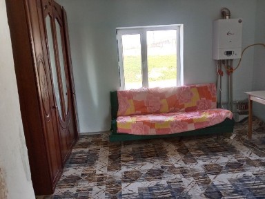 Сарағаштың орталығында, Уи Сатылады тез арада Центрден орналасқан.
