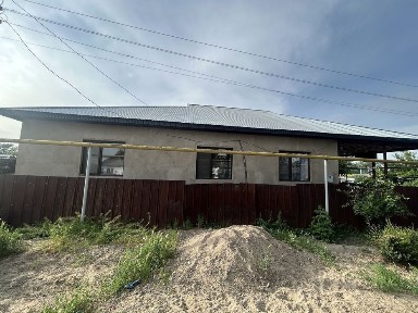 Продаётся большой дом в очень хорошом районе с большим сараем срочно!
