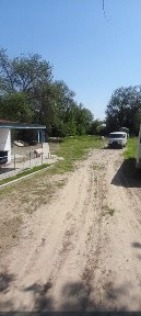 Продается дом. Расположение отличное. Территория большая