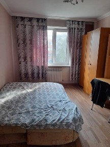 Продам 2хком квартиру ленинградской планировки район 17 школы.