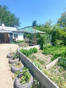 Продается 4-ком. кв. на 4-этаже, в 2-мкр-не, с мебелью