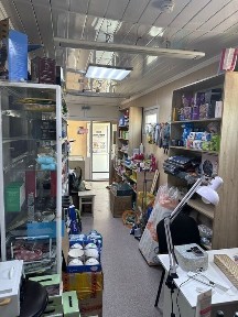 Магазин на территории сто с выходном на первую линию