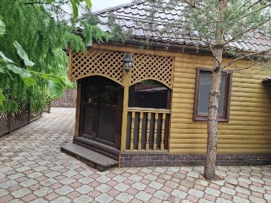 Продам дом с большим ухоженным участком, баня, 2 капитальных гаража