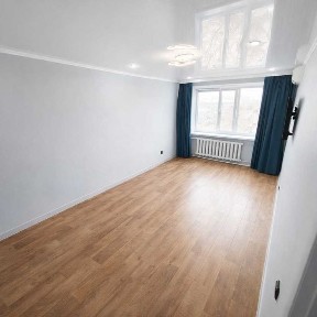 Продам трехкомнатную квартиру в 6 микрорайоне дом 50