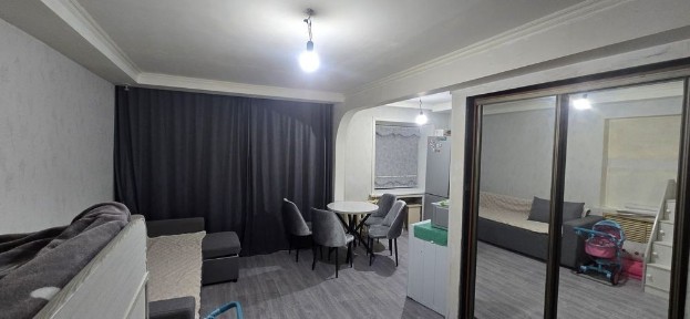 Продам 1ком квартиру в центре Пришахтинска