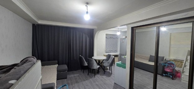 Продам 1ком квартиру в центре Пришахтинска