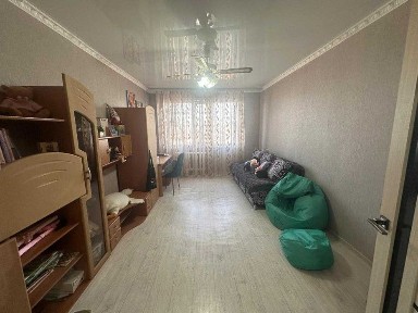 Продается 2 комн квартира гор. Строителей, 4