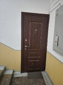 Сдаю 3 х ком квартиру 8 микр АЛАТАУ 18 ВДОЛЬ ДОРОГИ рядом остановки.
