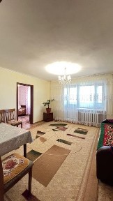 Продается 3-комнатная квартира с мебелью и бытовой техникой.