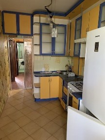 Продается трех комнатная квартира