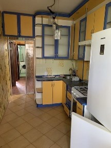 Продается трех комнатная квартира