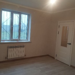 Дом в жилом массиве Кайнарбулак 2 х комнатная, туалет ванная внут