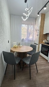 Продам уютную 4-х комнатную квартиру с высокими потолками