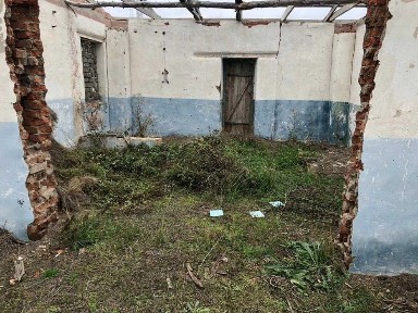 Қора сатылады 23/14 обменде бар.