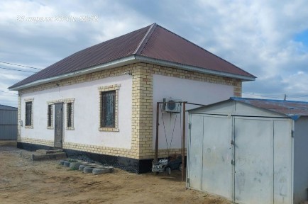 Үй 3 бөлмелі сатылады.