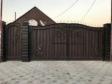 Чистый и ухоженный дом отличной планировки в самом центре.