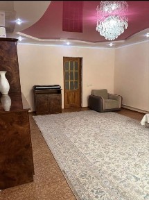 Тасбөгет Шоқай көшесінде 5 бөлме үй сатылады