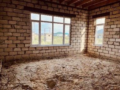 Мкр Атырау 407 көше 59 нүктеде 16*17 толық бітпеген үй сатылады.