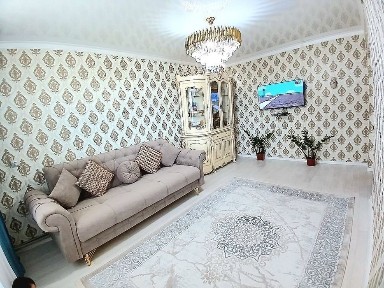 Водниктен 3 бөлмелі квартира сатылады. 60 кв. м + отдельный балкон. Үй