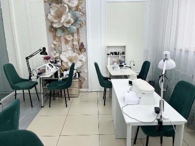 Сдам в аренду маникюрный стол, визажный стол, кушетка 25000