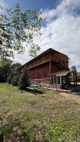 отдельно стоящее коммерческое здание 371кв м (возможна аренда)