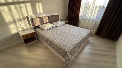 Сдается 2 ком квартира посуточно на батысе