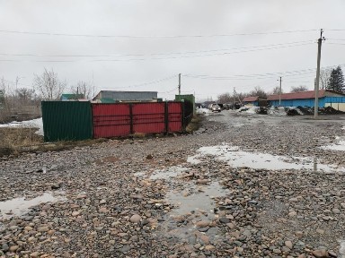 Продам коммерческий огороженный участок.
