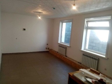 Продам кабинет в коммерческом здании в центре на 1 этаже, 20 кв. метров