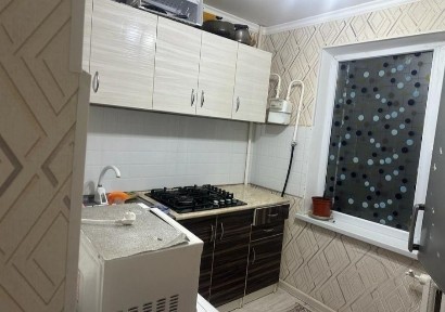 Сдаю посуточно 3 комнатную квартиру на площади