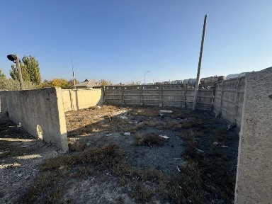 Түркістан қаласы аумағында “база” (қойма) сатылады.