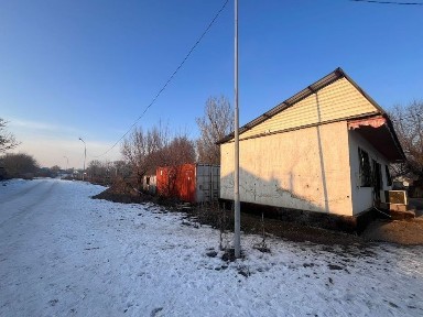Продается действующий магазин с земельным участком 30 соток