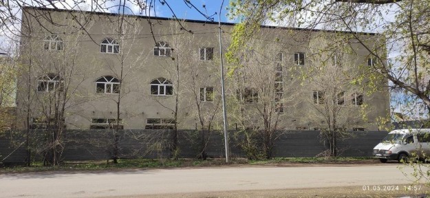 3-х этажное здание, отдельно стоящее в районе Мелькомбината!
