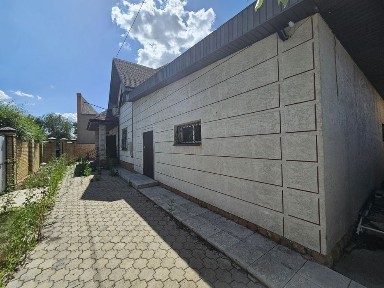 Продаю дом в городе для любого бизнеса (адрес Кирпичная 46), ТОРГ!