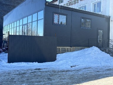 Срочно сдам в аренду коммерческую зданию