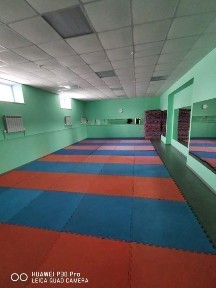 Спортзал, часть спортзала для тренировок