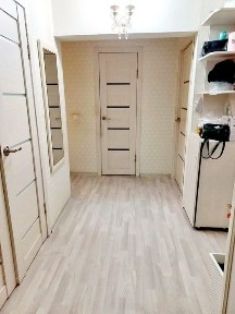 Продам квартиру - 3 х квартиру в районе ЖДВ старой части