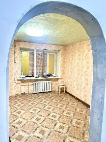 Продам 2х-комн-ул. Омская2, 1/3эт, свой сан. узел, 1987г. п. Алтайэнерго